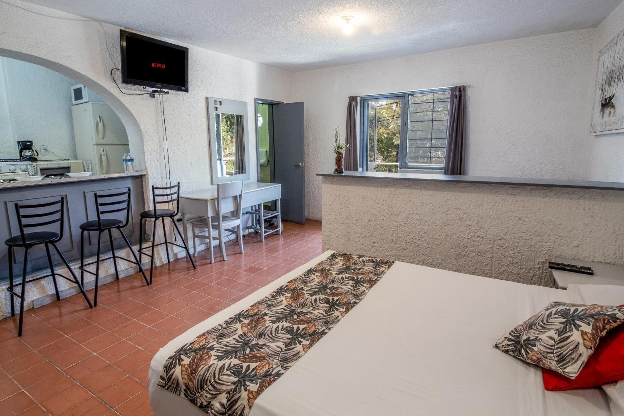 Suite/ Terraza En La Glorieta Chapalita *